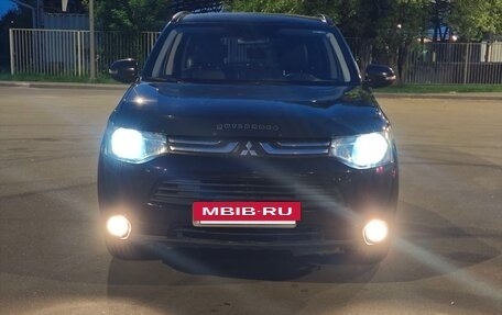 Mitsubishi Outlander III рестайлинг 3, 2012 год, 1 250 000 рублей, 12 фотография