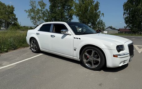 Chrysler 300C II, 2005 год, 870 000 рублей, 8 фотография