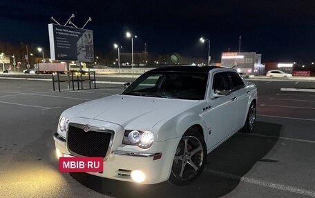 Chrysler 300C II, 2005 год, 870 000 рублей, 5 фотография