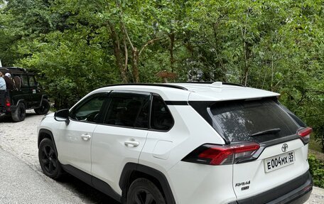 Toyota RAV4, 2021 год, 3 720 000 рублей, 4 фотография