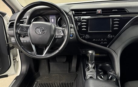 Toyota Camry, 2018 год, 2 150 000 рублей, 14 фотография