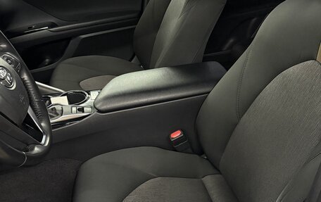Toyota Camry, 2018 год, 2 150 000 рублей, 12 фотография