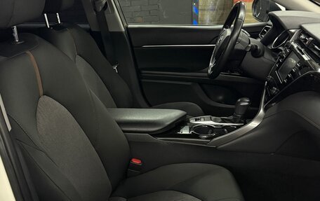 Toyota Camry, 2018 год, 2 150 000 рублей, 24 фотография