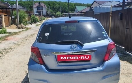 Toyota Vitz, 2012 год, 730 000 рублей, 3 фотография