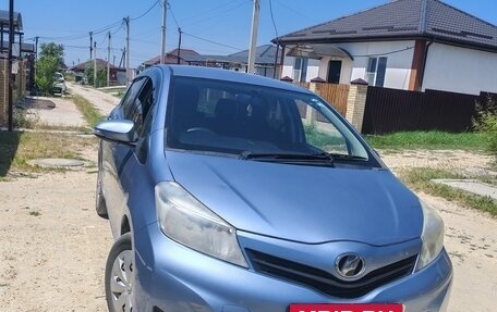 Toyota Vitz, 2012 год, 730 000 рублей, 2 фотография