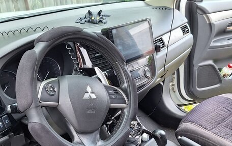 Mitsubishi Outlander III рестайлинг 3, 2013 год, 1 350 000 рублей, 9 фотография