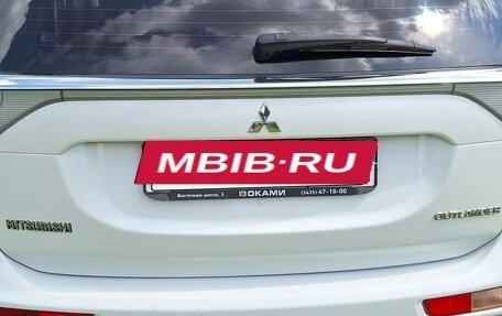 Mitsubishi Outlander III рестайлинг 3, 2013 год, 1 350 000 рублей, 7 фотография