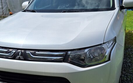 Mitsubishi Outlander III рестайлинг 3, 2013 год, 1 350 000 рублей, 19 фотография