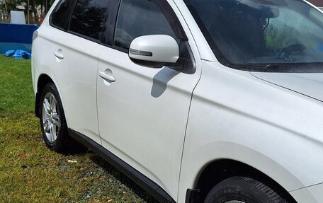 Mitsubishi Outlander III рестайлинг 3, 2013 год, 1 350 000 рублей, 17 фотография
