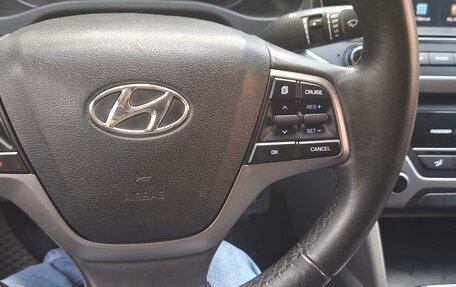 Hyundai Elantra VI рестайлинг, 2018 год, 980 000 рублей, 7 фотография