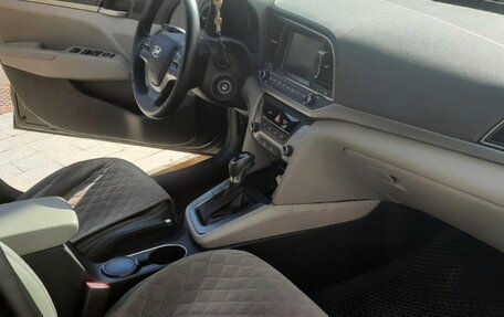 Hyundai Elantra VI рестайлинг, 2018 год, 980 000 рублей, 6 фотография