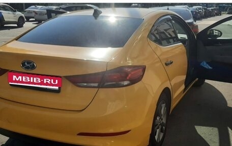 Hyundai Elantra VI рестайлинг, 2018 год, 980 000 рублей, 3 фотография