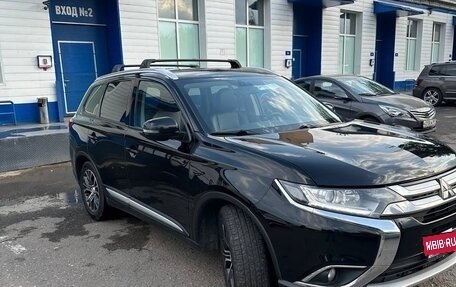 Mitsubishi Outlander III рестайлинг 3, 2017 год, 1 900 000 рублей, 3 фотография