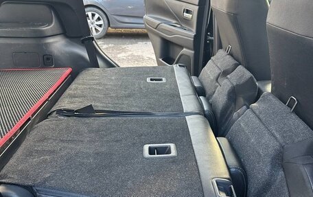 Mitsubishi Outlander III рестайлинг 3, 2017 год, 1 900 000 рублей, 20 фотография