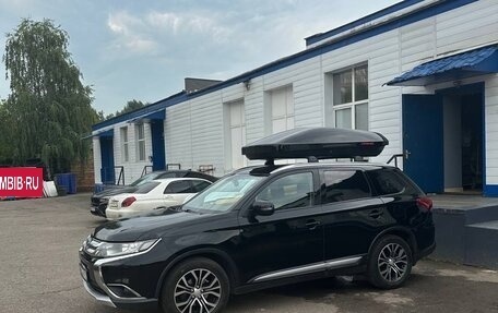 Mitsubishi Outlander III рестайлинг 3, 2017 год, 1 900 000 рублей, 24 фотография