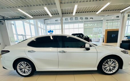 Toyota Camry, 2019 год, 3 099 999 рублей, 7 фотография