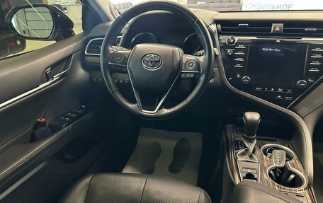 Toyota Camry, 2019 год, 3 099 999 рублей, 13 фотография