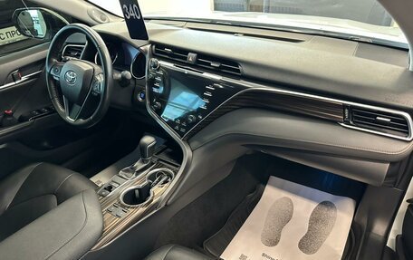 Toyota Camry, 2019 год, 3 099 999 рублей, 12 фотография