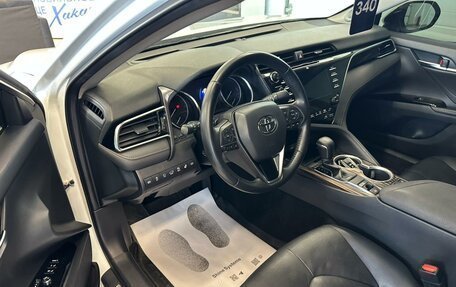 Toyota Camry, 2019 год, 3 099 999 рублей, 10 фотография