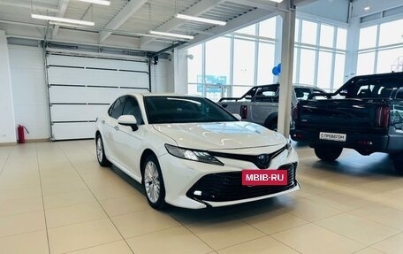 Toyota Camry, 2019 год, 3 099 999 рублей, 8 фотография