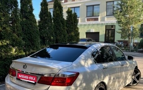 Honda Accord IX рестайлинг, 2013 год, 1 950 000 рублей, 2 фотография