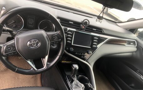 Toyota Camry, 2018 год, 2 150 000 рублей, 7 фотография