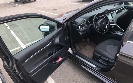Toyota Camry, 2018 год, 2 150 000 рублей, 9 фотография