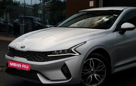 KIA K5, 2020 год, 2 600 000 рублей, 24 фотография
