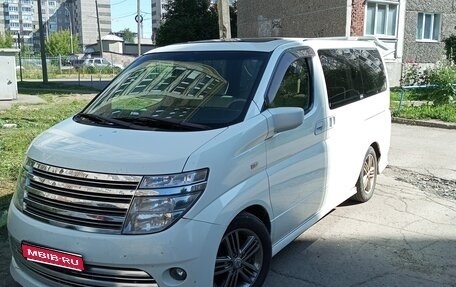 Nissan Elgrand III, 2004 год, 1 600 000 рублей, 1 фотография