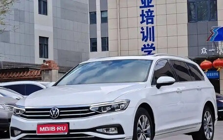 Volkswagen Passat B8 рестайлинг, 2022 год, 3 584 000 рублей, 1 фотография