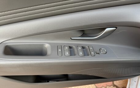 Hyundai Elantra, 2021 год, 1 700 000 рублей, 16 фотография