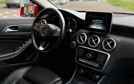 Mercedes-Benz A-Класс, 2017 год, 1 450 000 рублей, 19 фотография