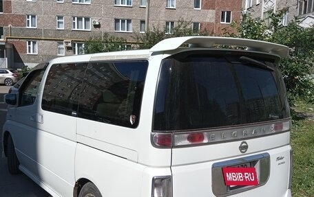 Nissan Elgrand III, 2004 год, 1 600 000 рублей, 2 фотография