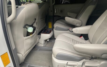 Toyota Sienna III, 2010 год, 2 470 000 рублей, 11 фотография