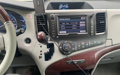 Toyota Sienna III, 2010 год, 2 470 000 рублей, 19 фотография