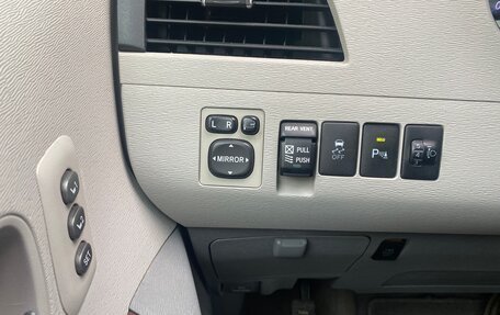 Toyota Sienna III, 2010 год, 2 470 000 рублей, 20 фотография