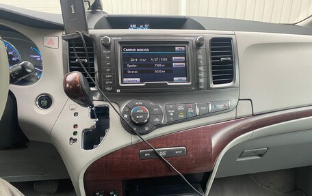 Toyota Sienna III, 2010 год, 2 470 000 рублей, 22 фотография