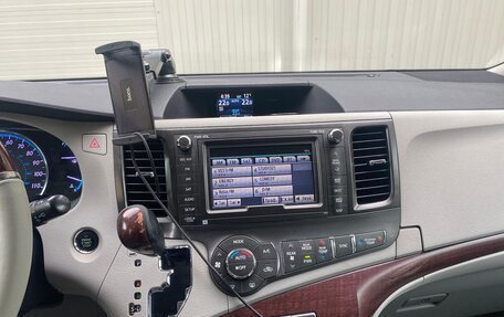 Toyota Sienna III, 2010 год, 2 470 000 рублей, 18 фотография