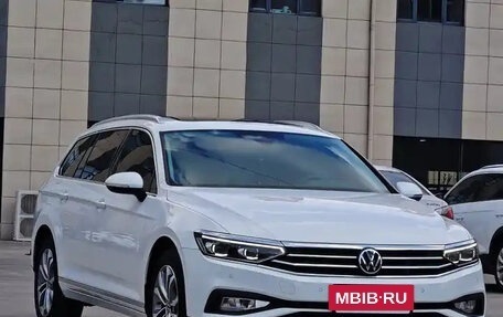 Volkswagen Passat B8 рестайлинг, 2022 год, 3 584 000 рублей, 2 фотография