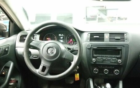 Volkswagen Jetta VI, 2011 год, 890 000 рублей, 5 фотография
