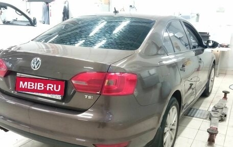 Volkswagen Jetta VI, 2011 год, 890 000 рублей, 3 фотография