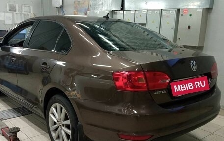 Volkswagen Jetta VI, 2011 год, 890 000 рублей, 4 фотография