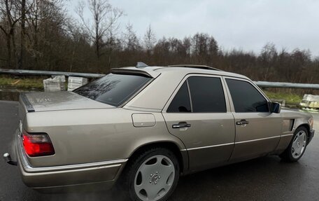Mercedes-Benz E-Класс, 1994 год, 700 000 рублей, 10 фотография
