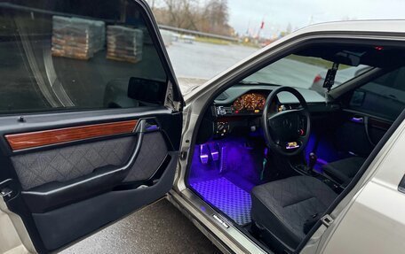 Mercedes-Benz E-Класс, 1994 год, 700 000 рублей, 15 фотография