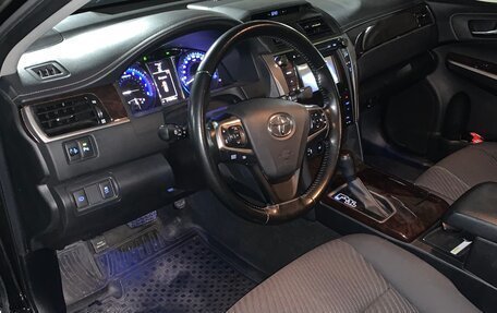 Toyota Camry, 2017 год, 1 850 000 рублей, 5 фотография