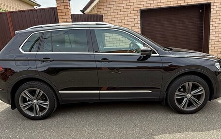 Volkswagen Tiguan II, 2018 год, 2 390 000 рублей, 10 фотография