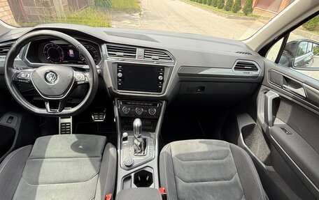 Volkswagen Tiguan II, 2018 год, 2 390 000 рублей, 13 фотография