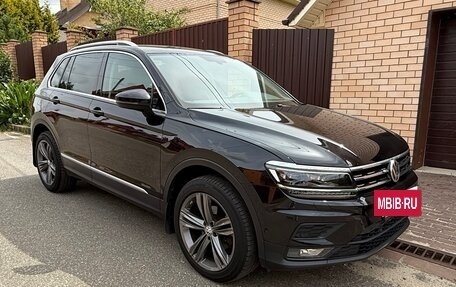 Volkswagen Tiguan II, 2018 год, 2 390 000 рублей, 11 фотография