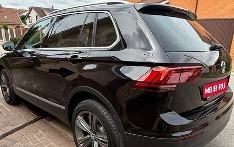 Volkswagen Tiguan II, 2018 год, 2 390 000 рублей, 6 фотография