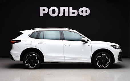 Volkswagen Tiguan II, 2024 год, 4 950 000 рублей, 6 фотография